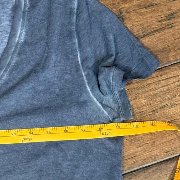 Michael Kors Navy Short Sleeve Tee size Medium - Picture 4 of 5